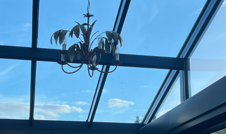 5 Things to Know Before Committing to a Glass Extension